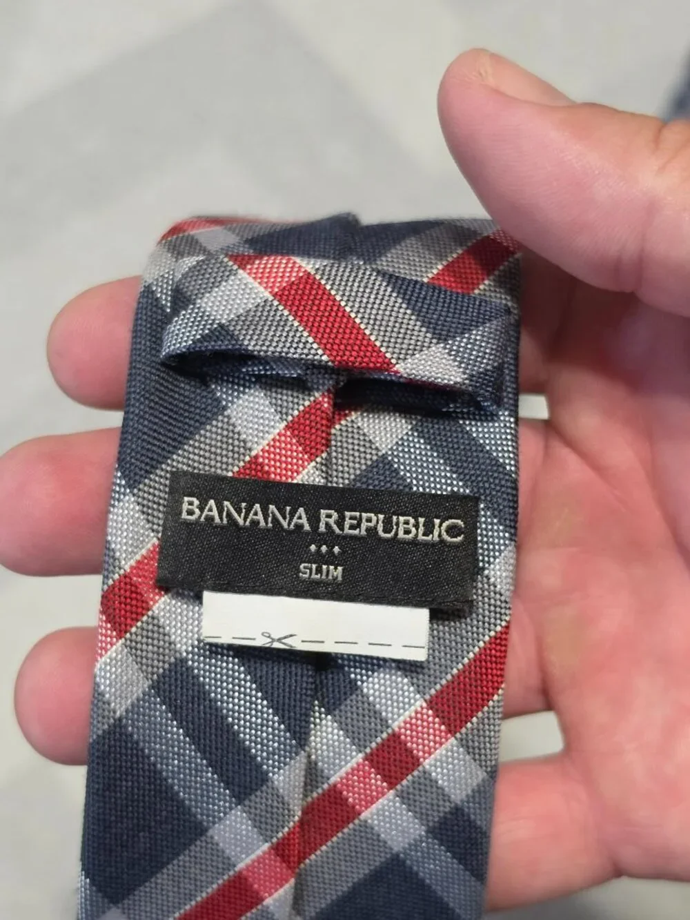 Banana Republic Slim Navy & Red Plaid Tie 2.75” Wide Polyester Classic Look